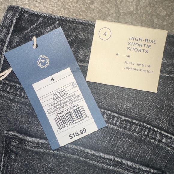 Universal Thread shorts - Picture 4 of 4